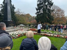 Procesja z modlitwą za zmarłych na Gunnersbury Cemetery (03.11.2024)