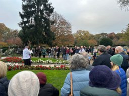 Procesja z modlitwą za zmarłych na Gunnersbury Cemetery (03.11.2024)