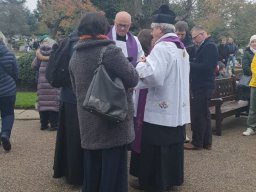 Procesja z modlitwą za zmarłych na Gunnersbury Cemetery (03.11.2024)