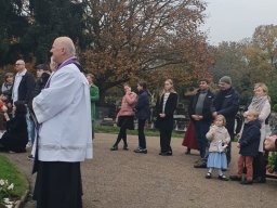 Procesja z modlitwą za zmarłych na Gunnersbury Cemetery (03.11.2024)