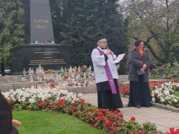 Procesja z modlitwą za zmarłych na Gunnersbury Cemetery (03.11.2024)