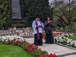 Procesja z modlitwą za zmarłych na Gunnersbury Cemetery (03.11.2024)