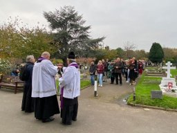 Procesja z modlitwą za zmarłych na Gunnersbury Cemetery (03.11.2024)