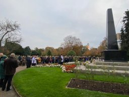 Procesja z modlitwą za zmarłych na Gunnersbury Cemetery (03.11.2024)