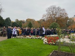 Procesja z modlitwą za zmarłych na Gunnersbury Cemetery (03.11.2024)